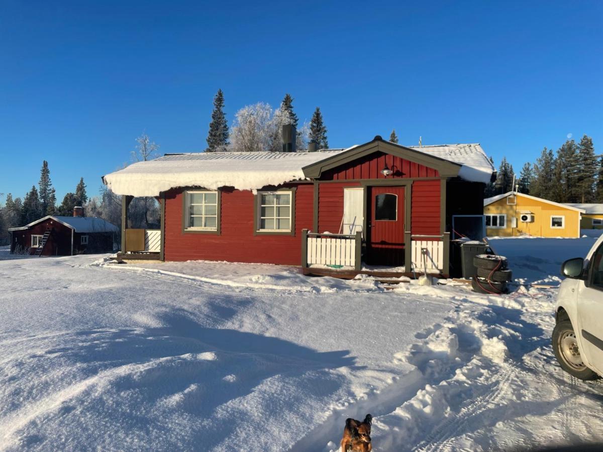 Little Adorable Red Villa Kiruna Ngoại thất bức ảnh